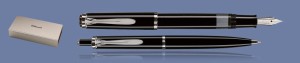 ZESTAW PIÓRO WIECZNE + DŁUGOPIS PELIKAN CLASSIC K/M205 CZARNO-SREBRNE | STALÓWKA F