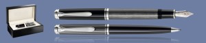 ZESTAW PIÓRO WIECZNE + DŁUGOPIS PELIKAN SOUVERAN K/M805 CZARNO-SZARO-SREBRNE + WOOD BOX BLACK | STALÓWKA F